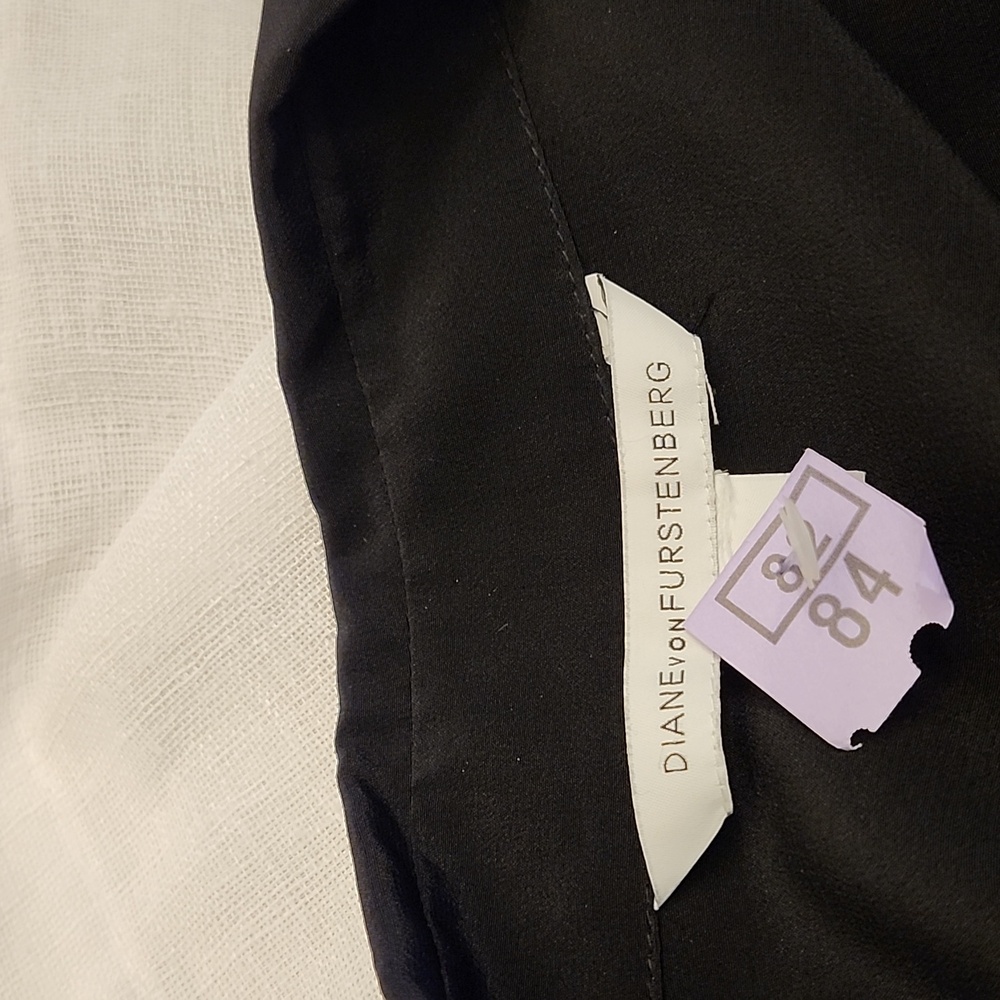 Diane Von Furstenberg Ex Cond & Pro Cleaned Silk Jumpsuit W/ Pockets, Large, $75 - Picture 4 of 14